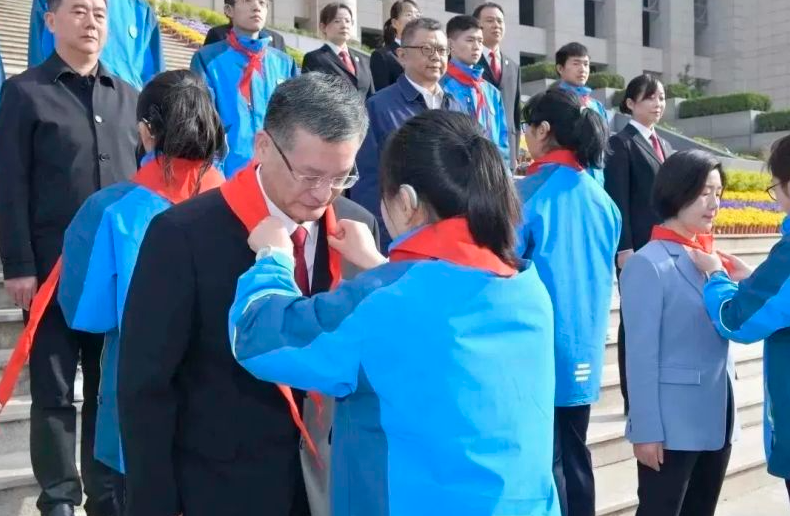 西安市第二聋哑学校走进西安中院开展模拟法庭活动